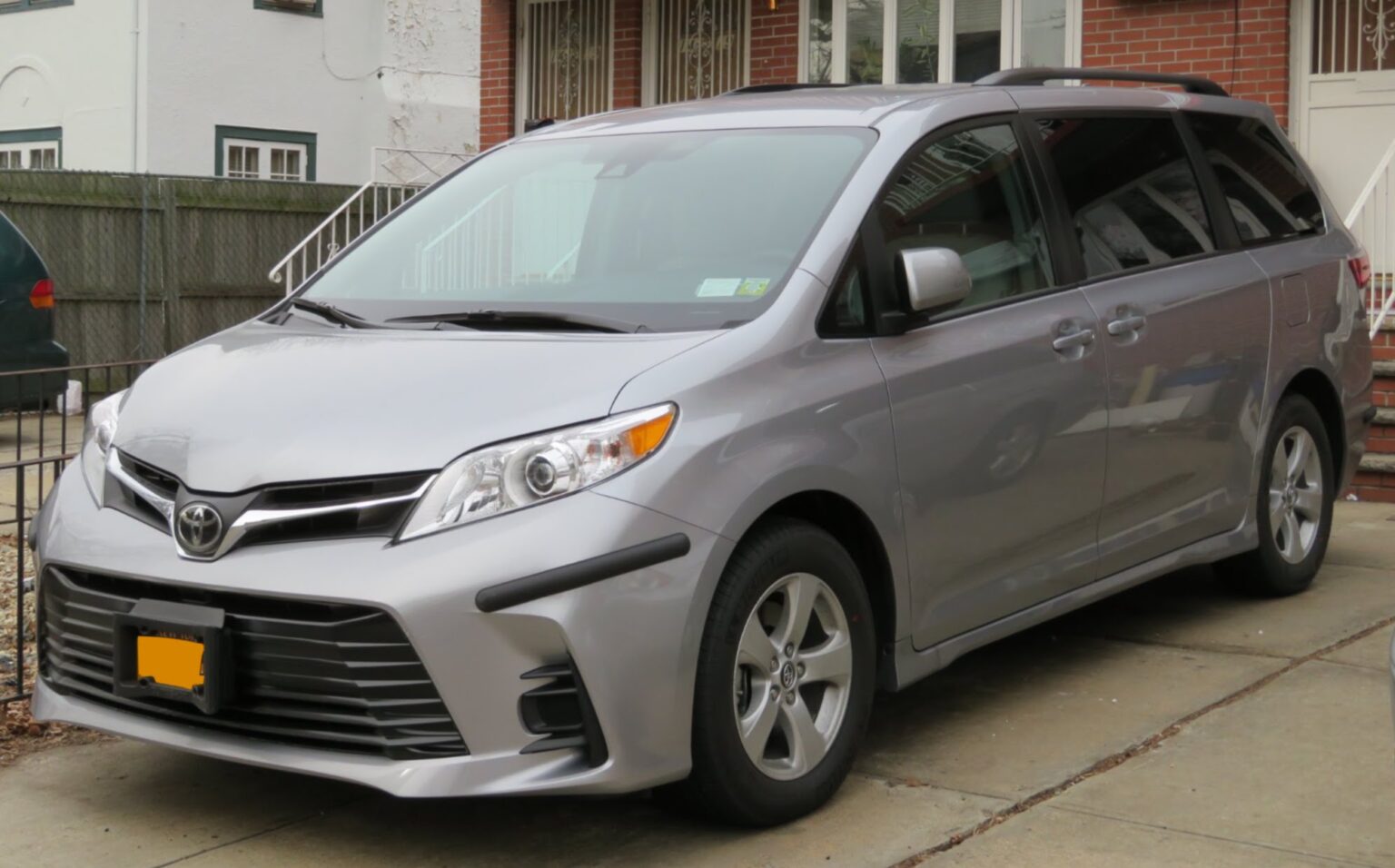 Best Engine Oil for Toyota Sienna